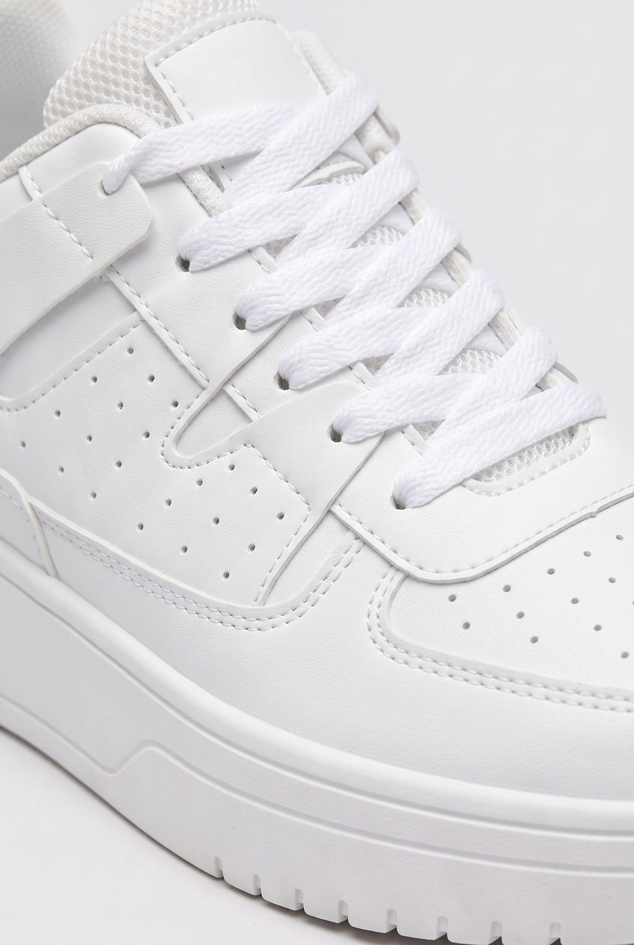 Women's Trainers | Lace-Up Low Top